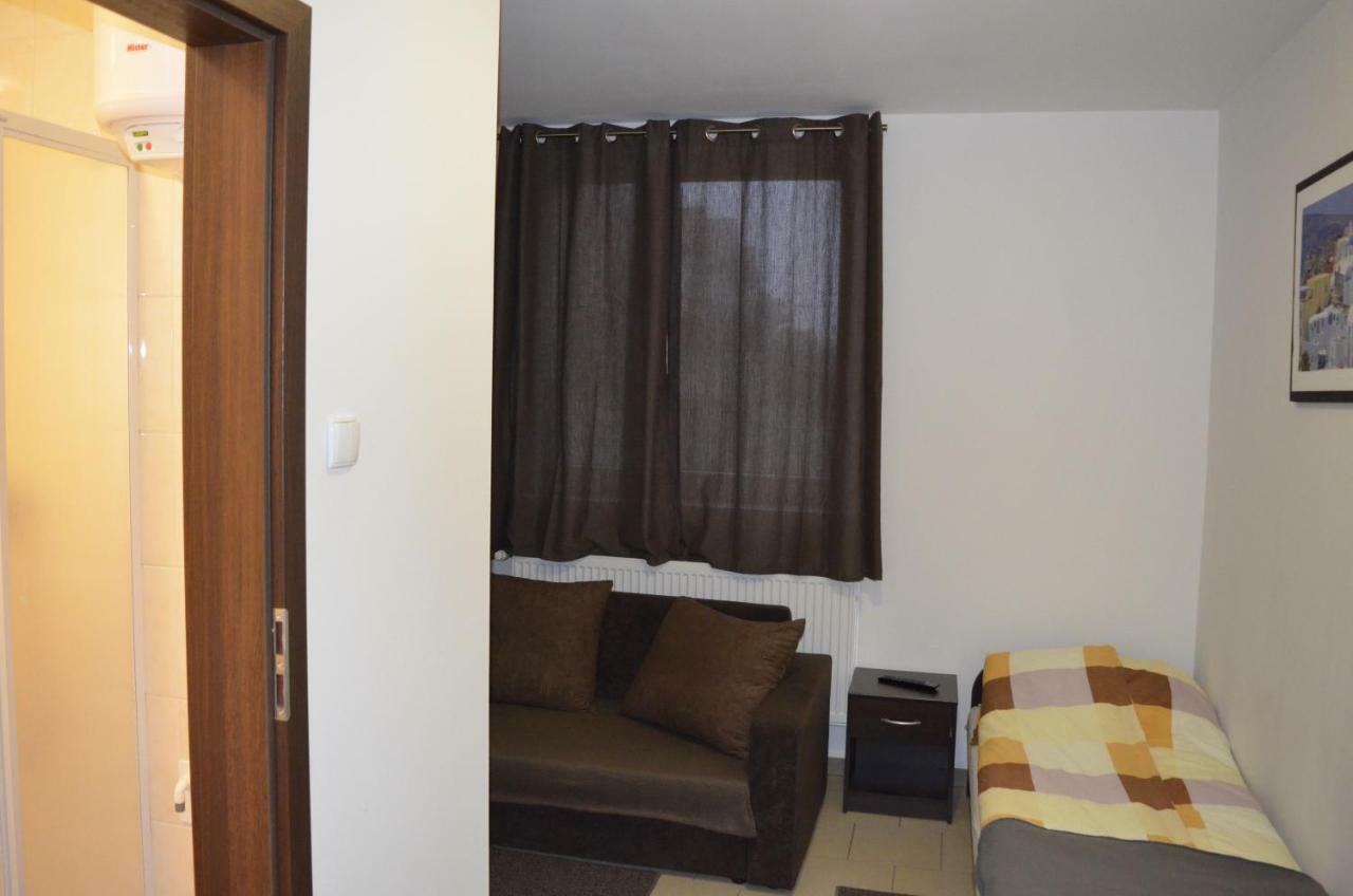 Noclegi U Adama Kajetany Exterior foto